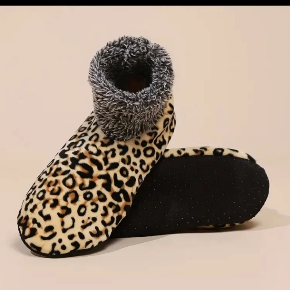 Cozy Leopard print Fuzzy Trim Anti-Slip Thermal Slipper Socks